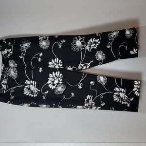 RAFAELA BLACK & WHITE CROPPED FLORAL PANTS